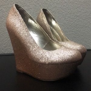 Gold glitter heels size 6,